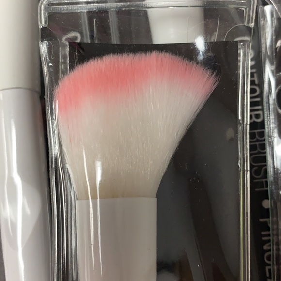 Wet n Wild lot of 9 Contour Brushes - Picture 2 of 3